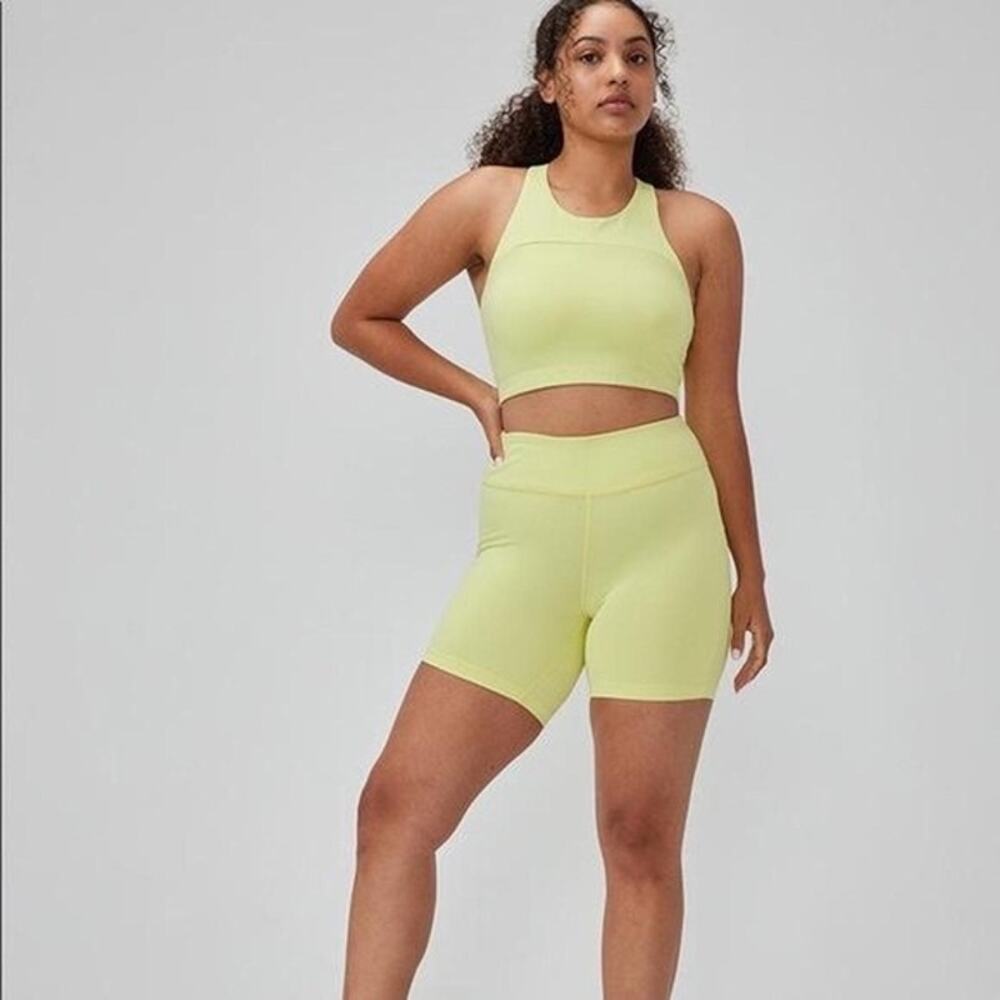 Outdoor Voice Move Free 6 Short NWT